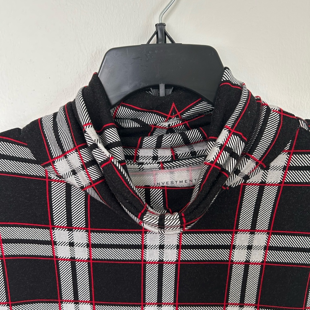 Black and Red Plaid Long Sleeve Top - Picture 3 of 3